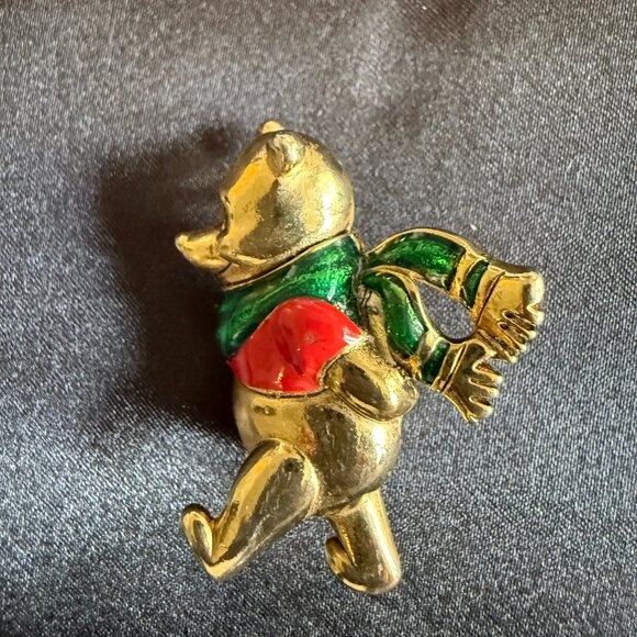 Vintage xMas themed brooch Winnie the Pooh - Picture 2 of 3